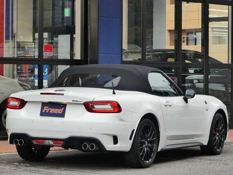 ABARTH 124 SPIDER