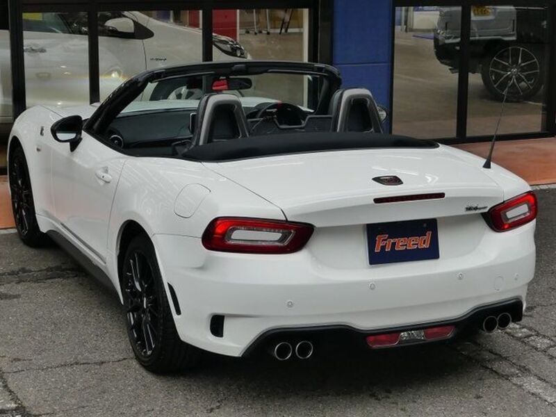 ABARTH 124 SPIDER