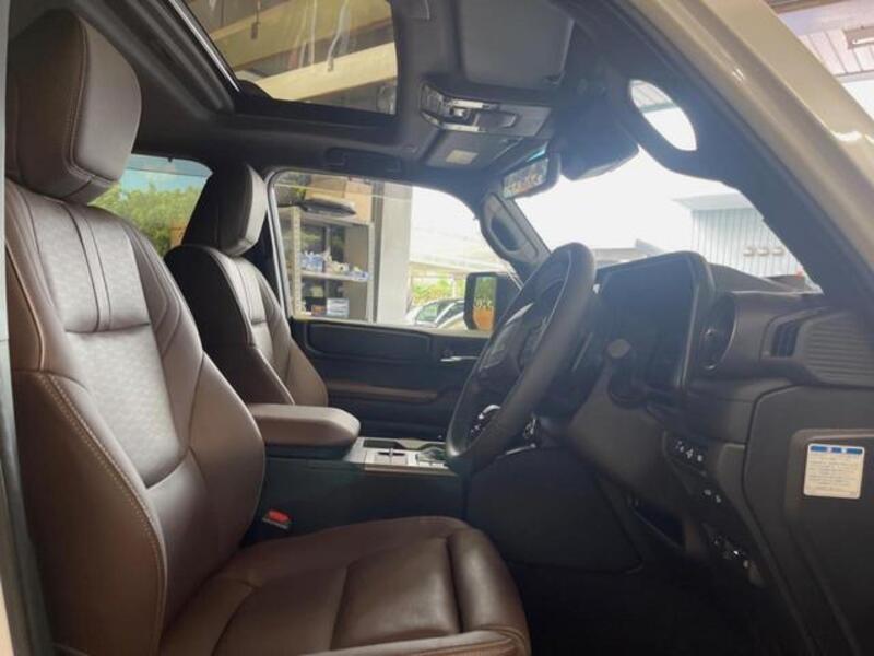 LAND CRUISER 250