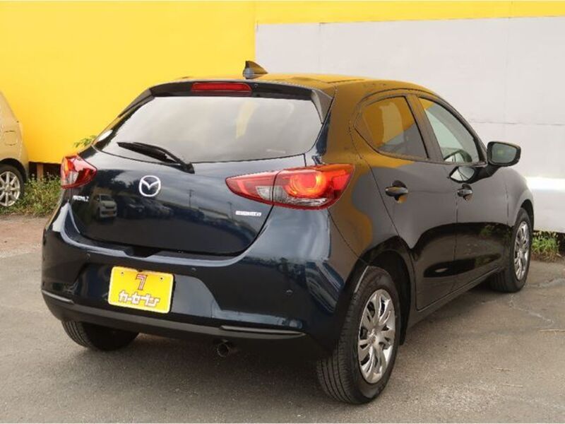MAZDA2