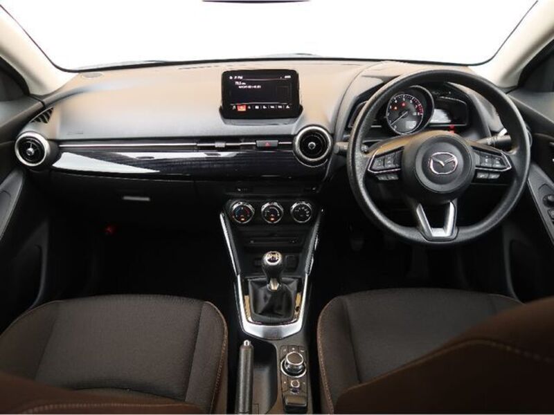 MAZDA2