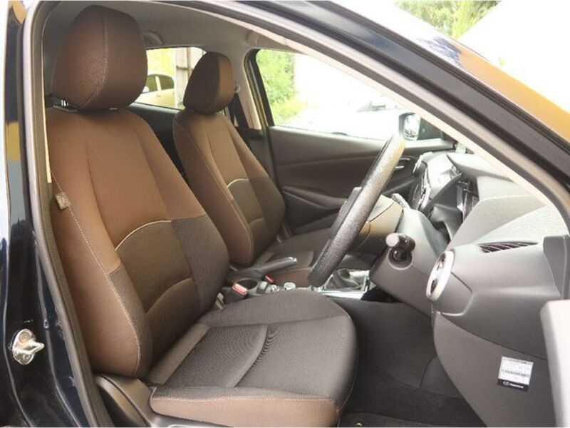 MAZDA2