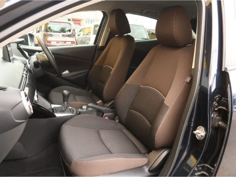 MAZDA2