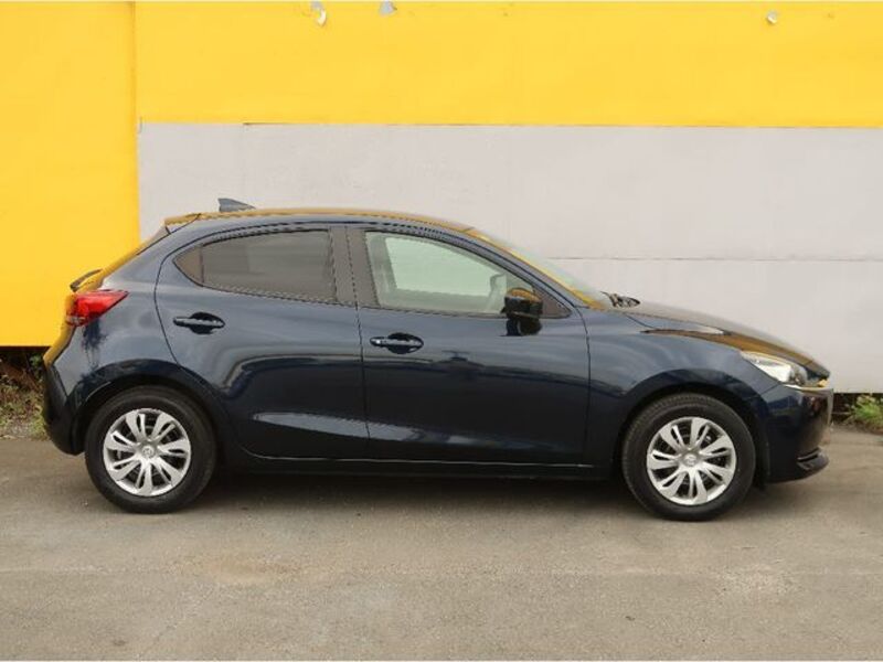 MAZDA2