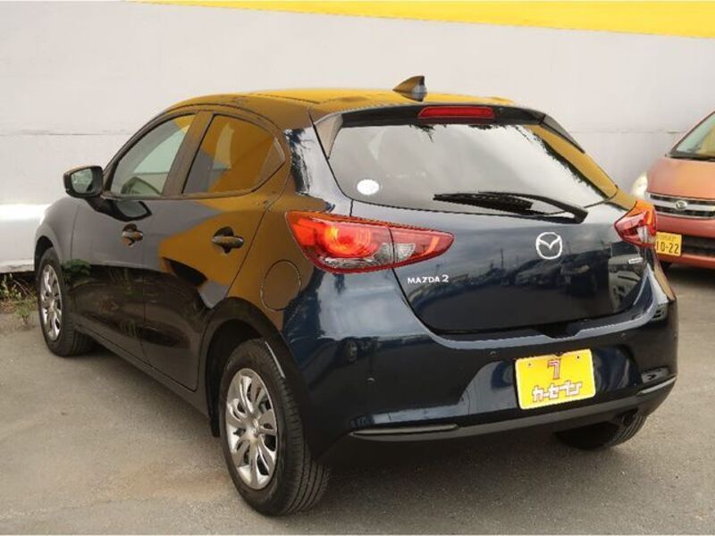 MAZDA2