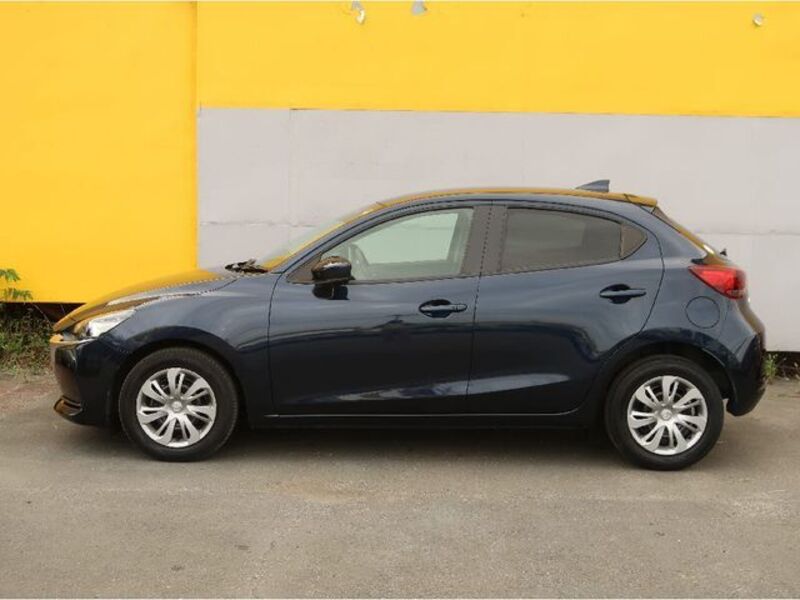 MAZDA2