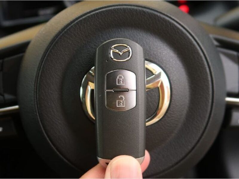 MAZDA2