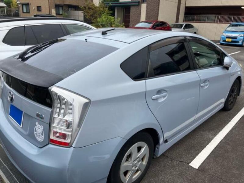TOYOTA PRIUS