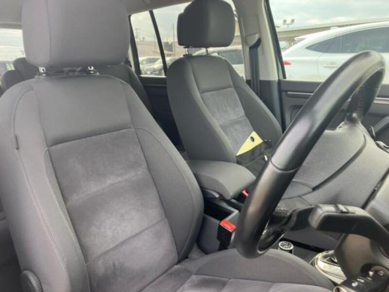 VOLKSWAGEN GOLF TOURAN