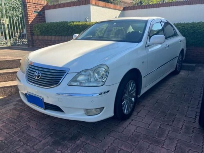 TOYOTA CROWN MAJESTA