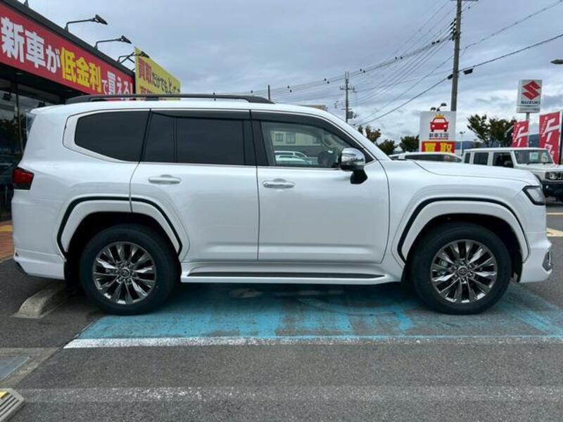 LAND CRUISER