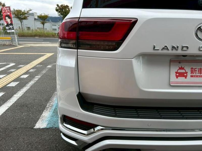LAND CRUISER