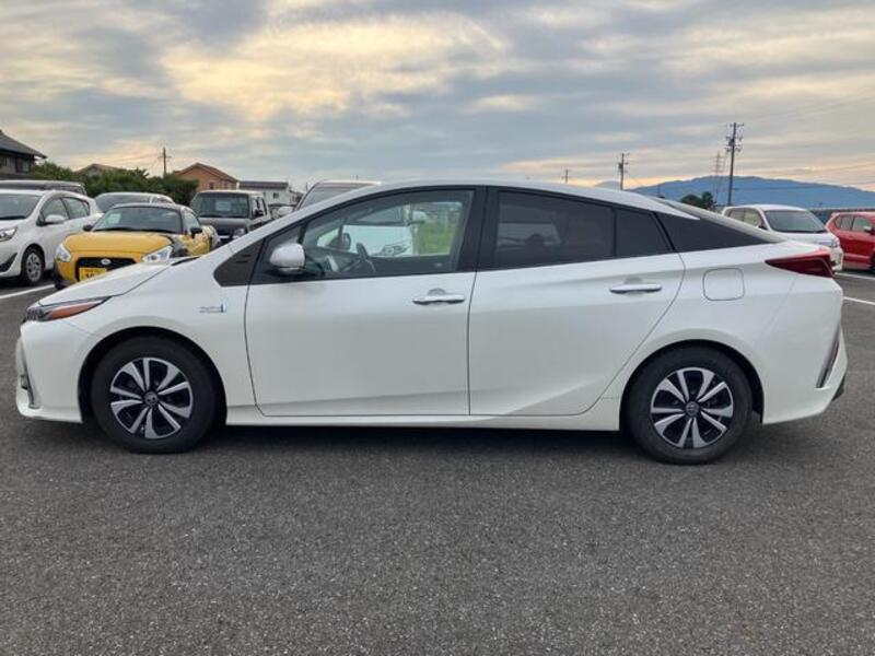 PRIUS PHV