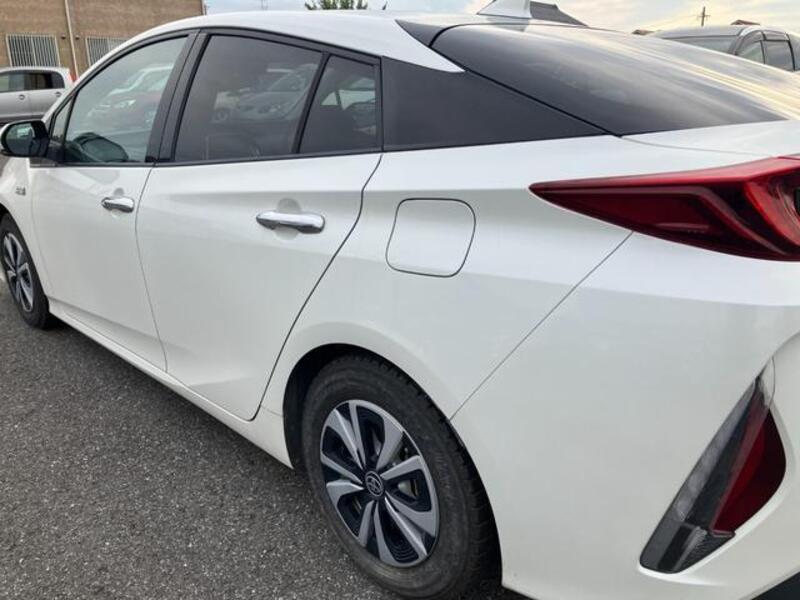 PRIUS PHV