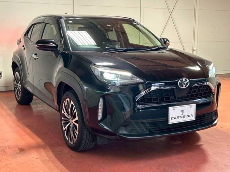 YARIS CROSS