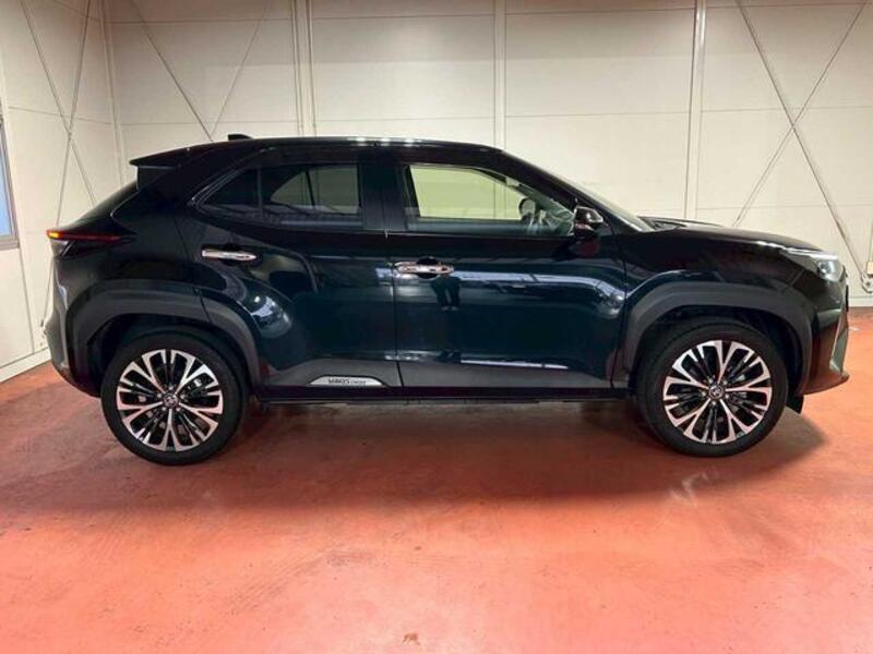 YARIS CROSS