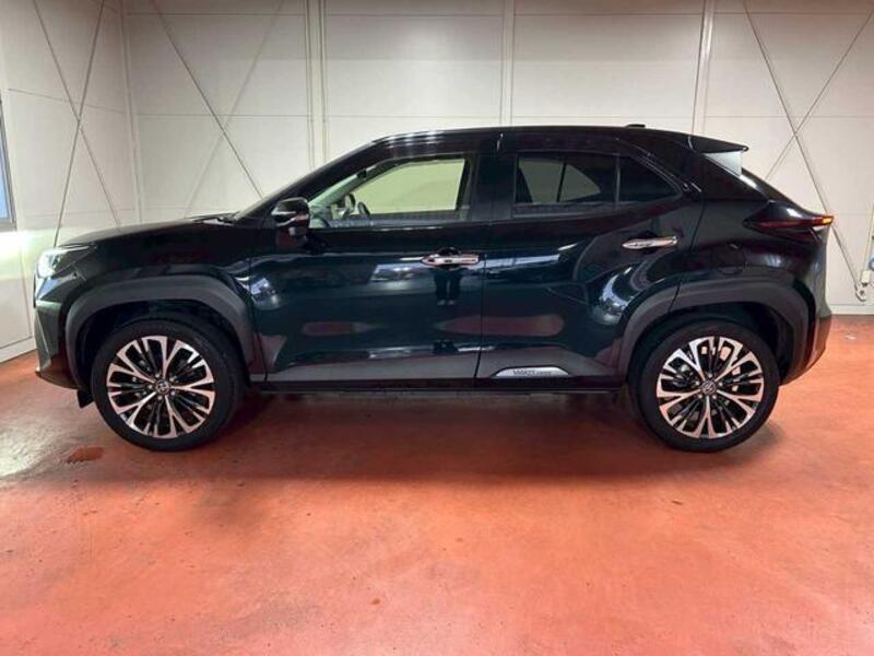 YARIS CROSS