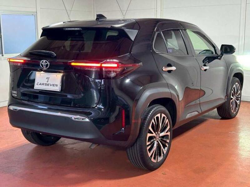 YARIS CROSS
