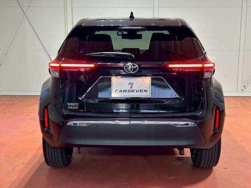 YARIS CROSS