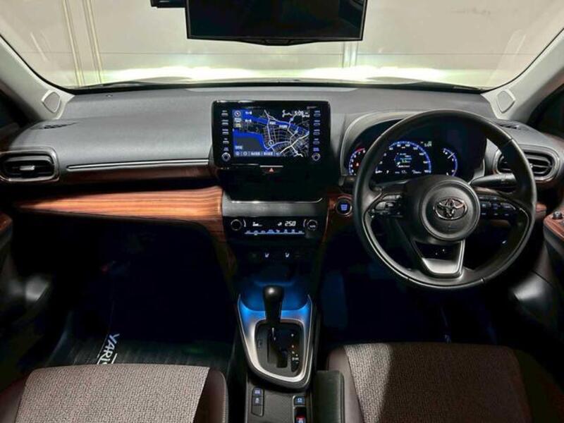 YARIS CROSS