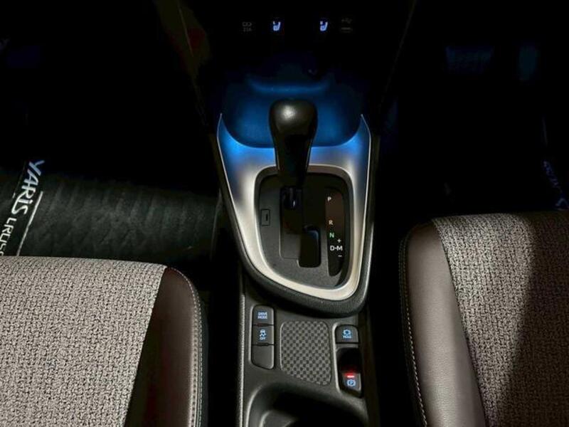 YARIS CROSS