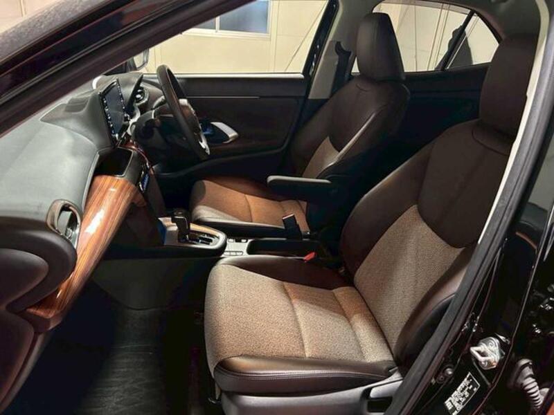 YARIS CROSS