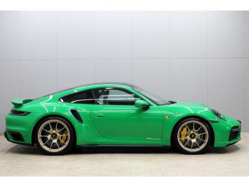911