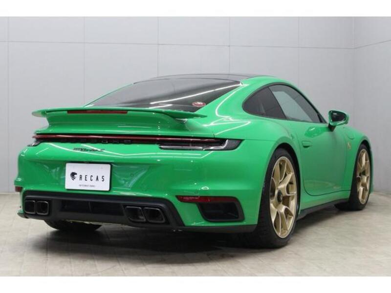 911