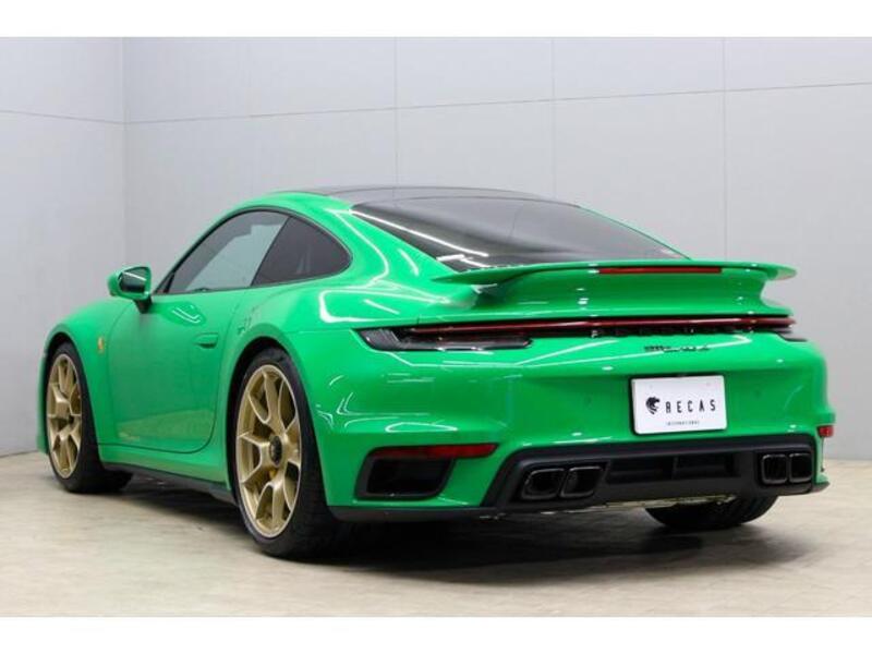911