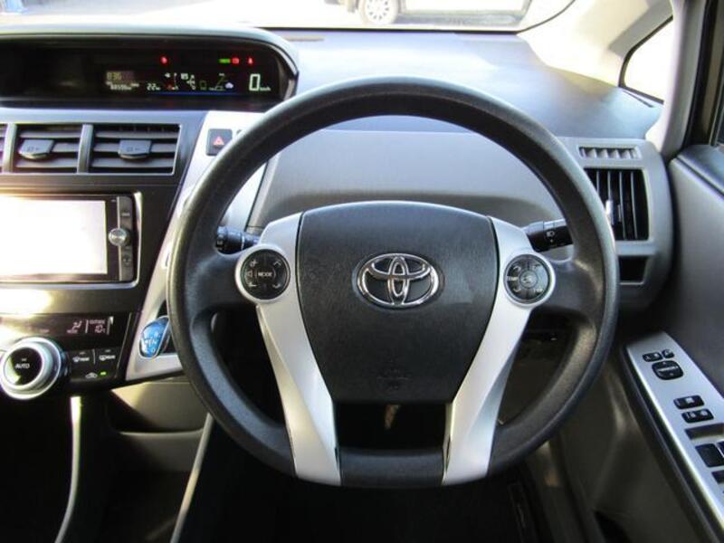PRIUS ALPHA