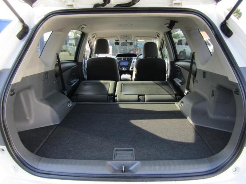 PRIUS ALPHA