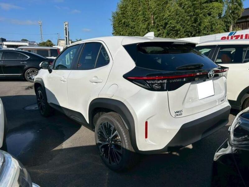 YARIS CROSS