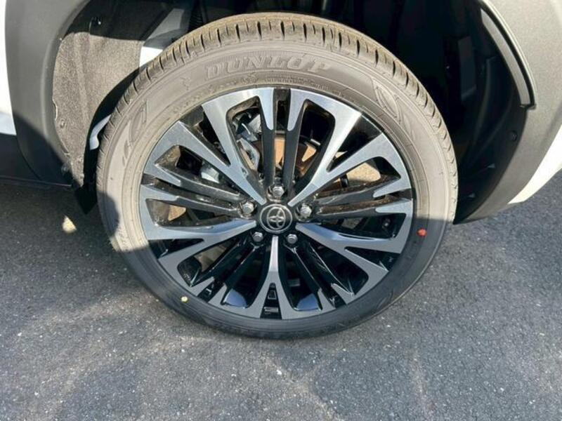 YARIS CROSS