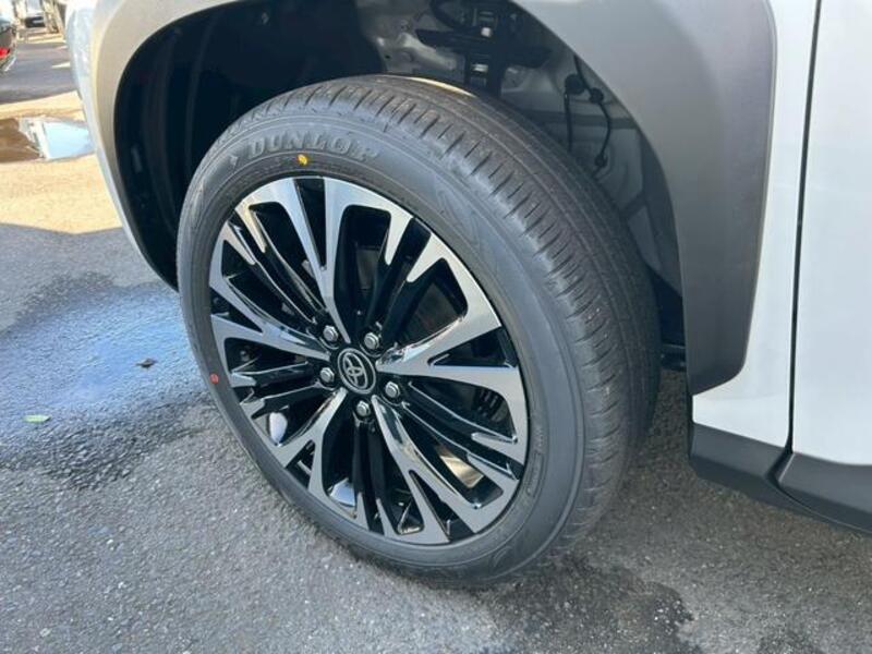 YARIS CROSS
