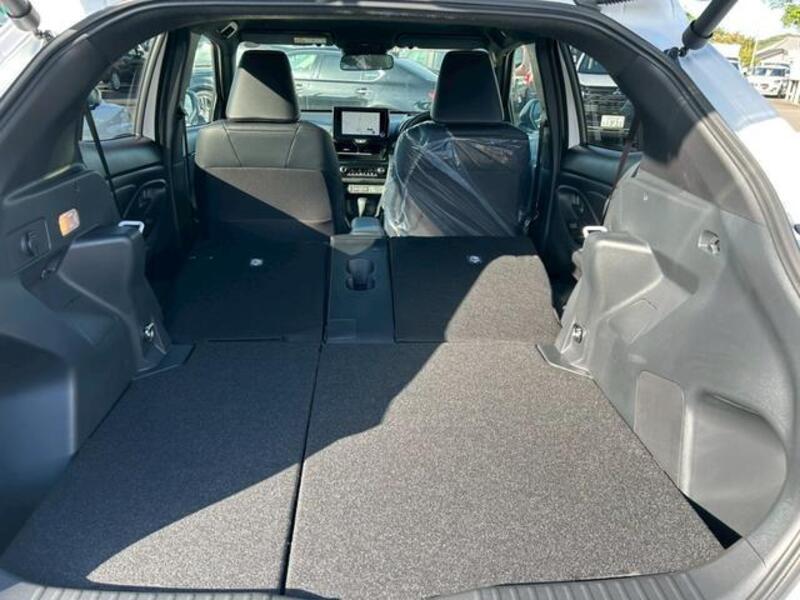 YARIS CROSS
