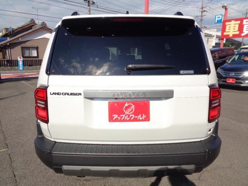 LAND CRUISER 250