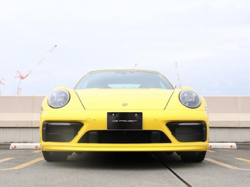 911