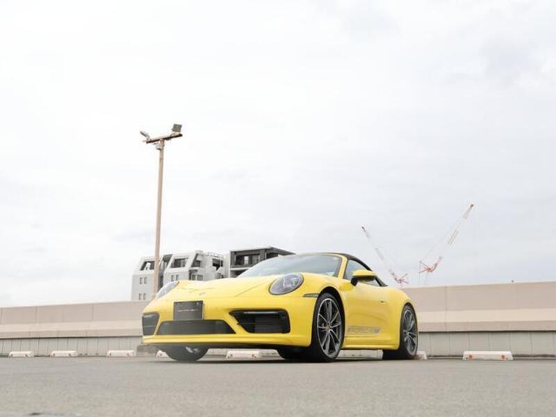 911