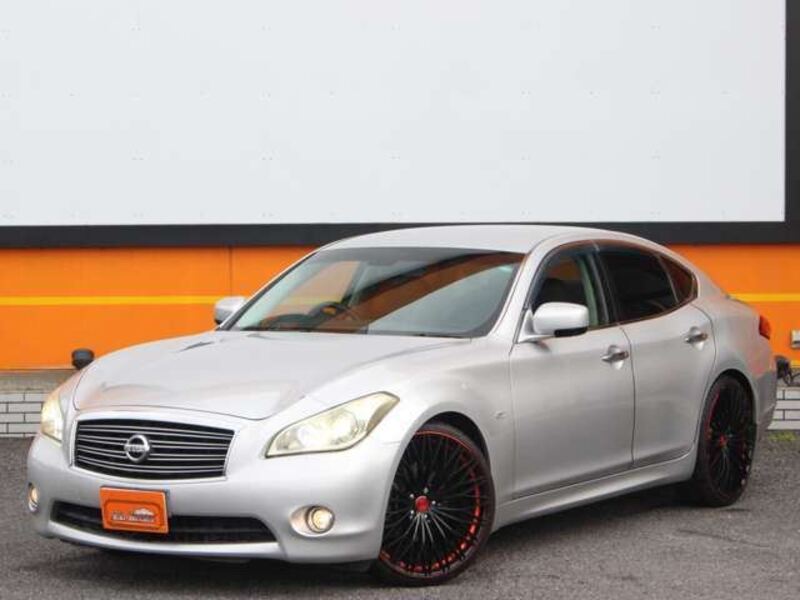 NISSAN FUGA