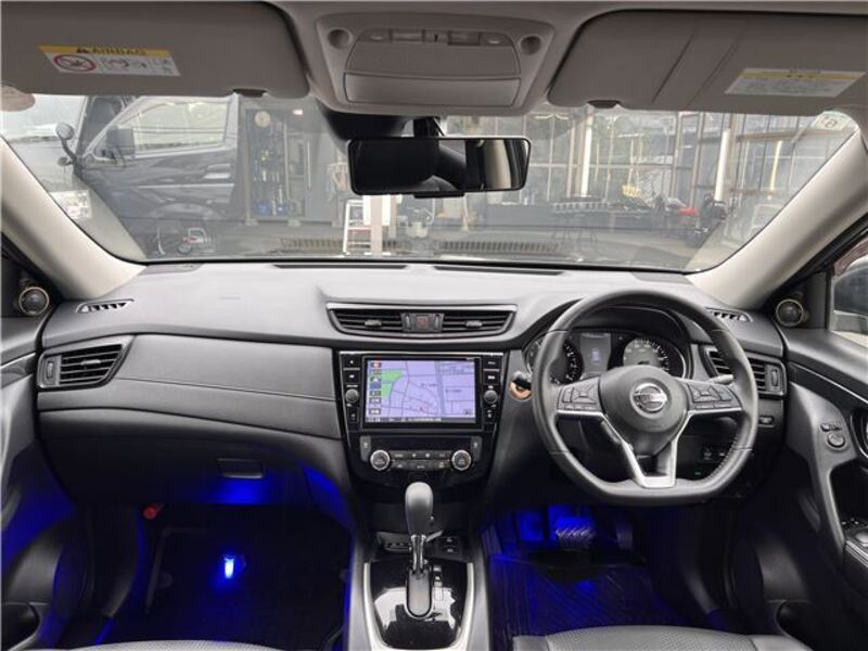 X-TRAIL
