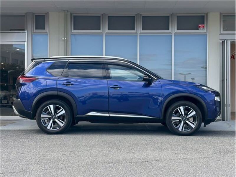 X-TRAIL