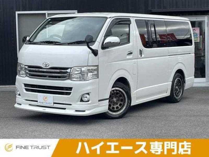 TOYOTA HIACE VAN