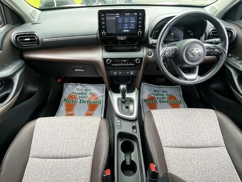 YARIS CROSS