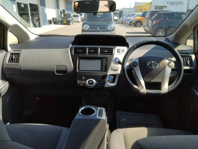 PRIUS ALPHA