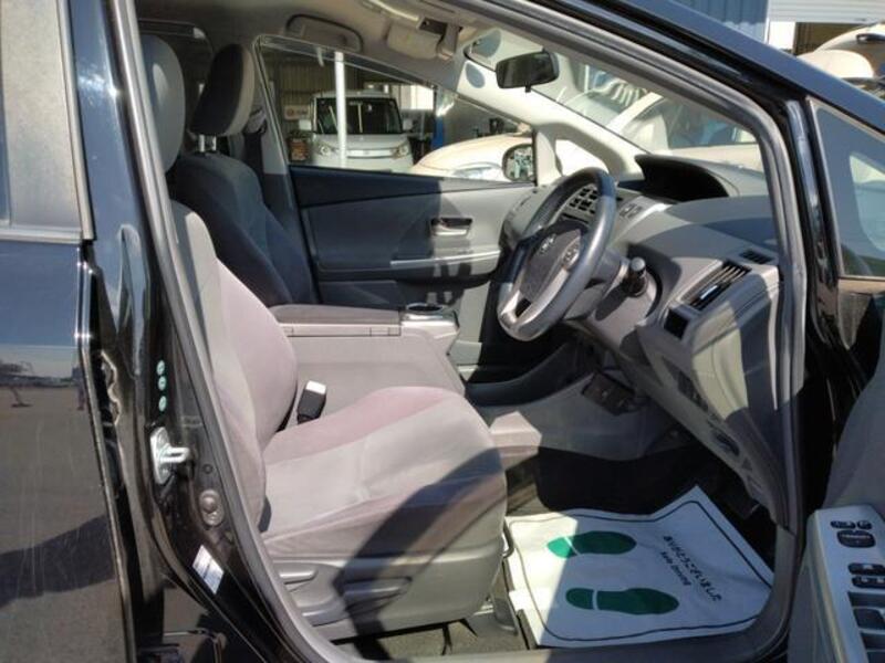 PRIUS ALPHA