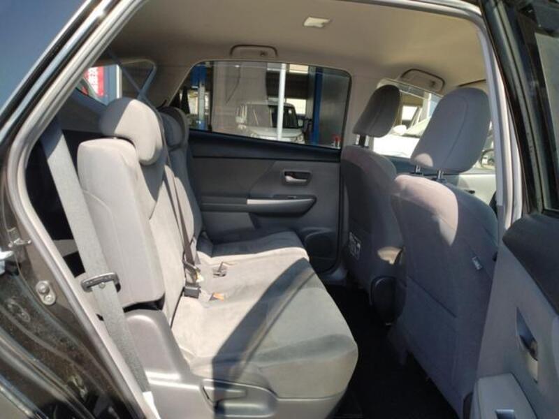 PRIUS ALPHA