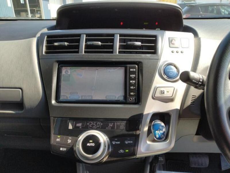 PRIUS ALPHA