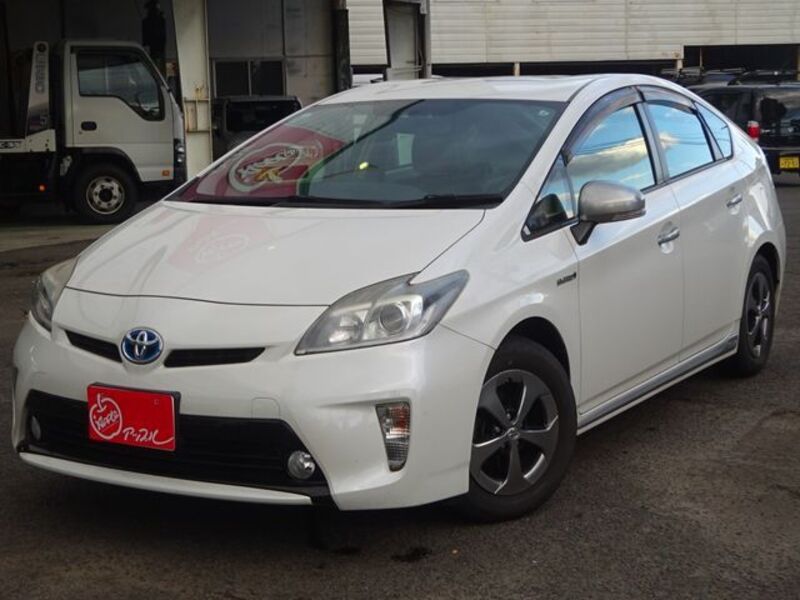 TOYOTA PRIUS
