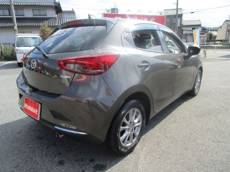 MAZDA2
