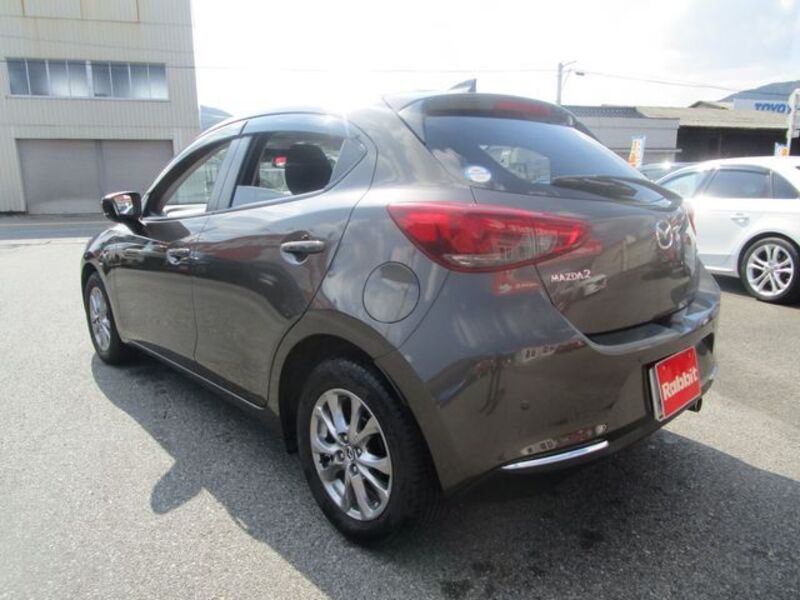 MAZDA2